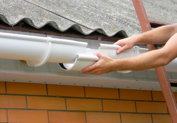 Cost of Gutter Hanging in Port Orange